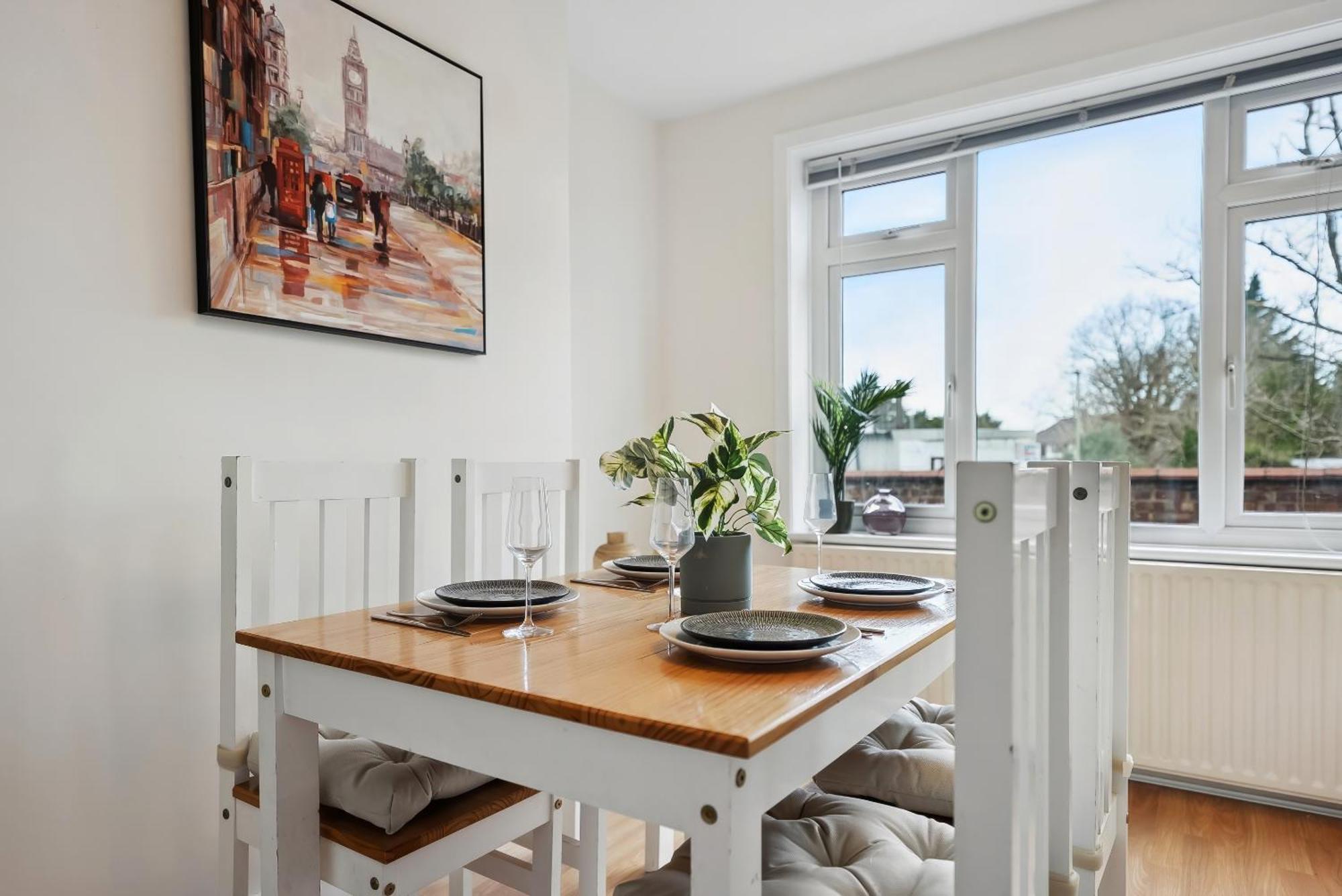 Vichy - Edgware Way 2 Bed Modern Апартаменты *